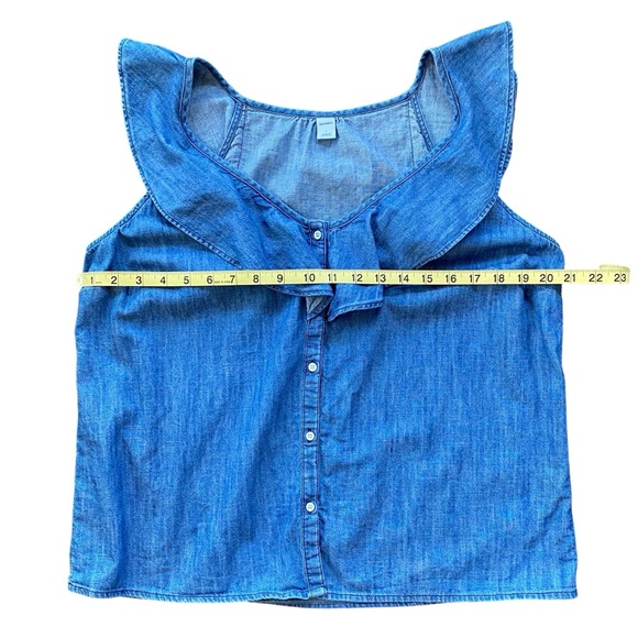 Old Navy Women’s Denim Sleeveless V-Neck Ruffle Neckline Button Front Top Size L - Picture 5 of 8